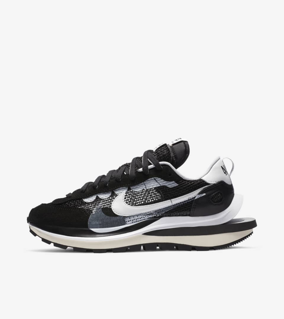 Sacai x Nike Vaporwaffle Black White - Image 2