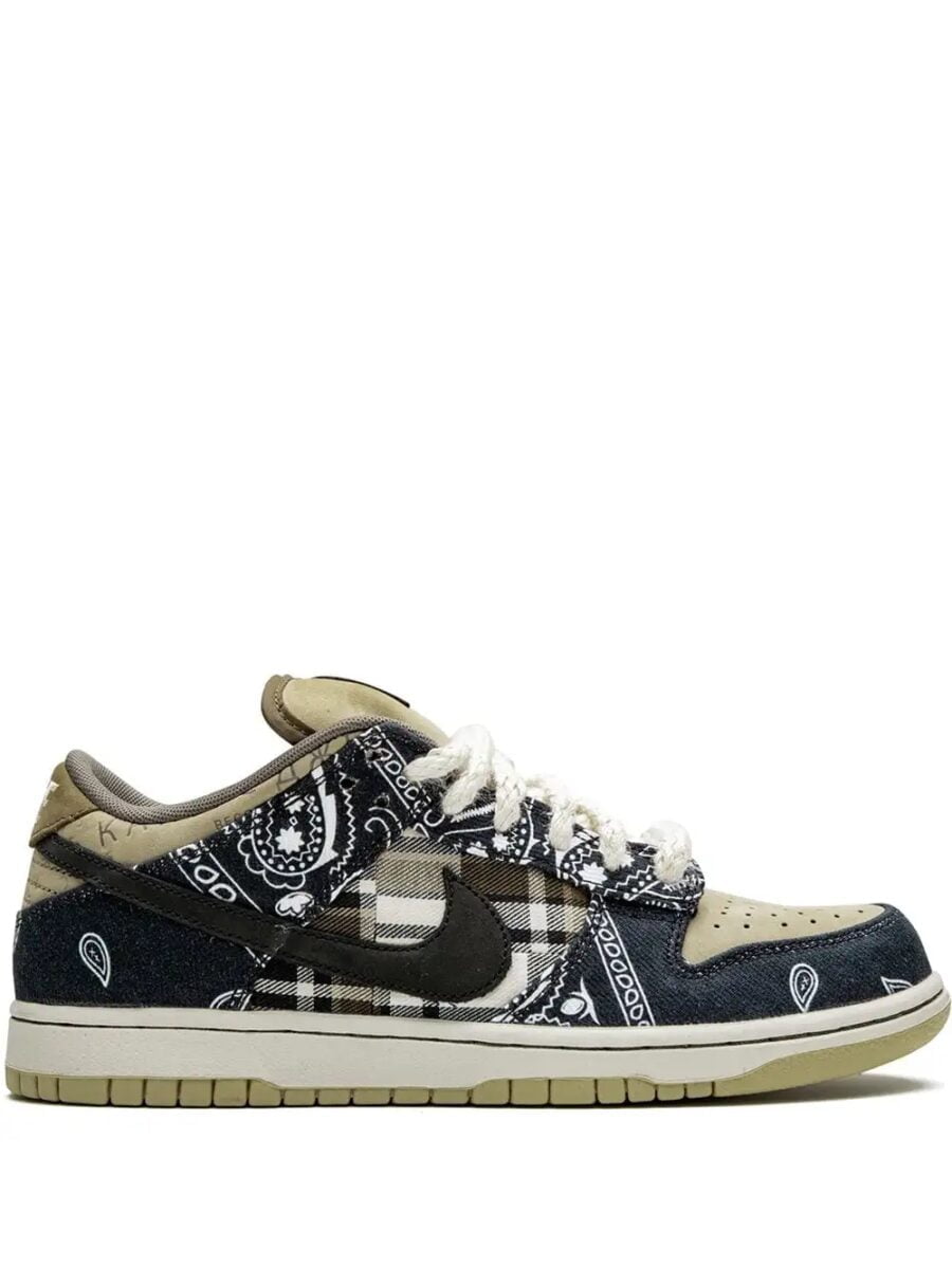 TraviScott x SB Dunk Low